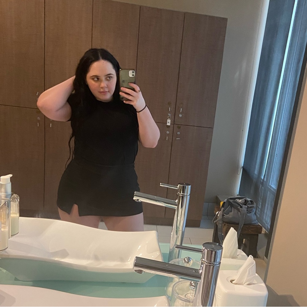 Meet Your Posher - Picture 9 of 16